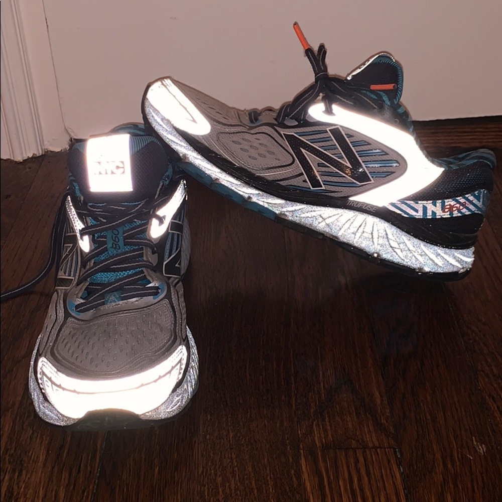 NEW BALANCE 860V7 running sneakers